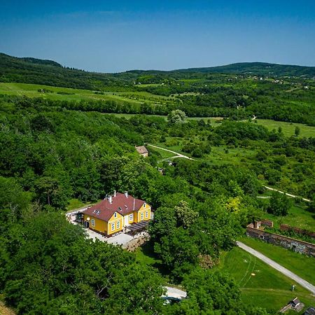 Tusculanum Panzió Bed & Breakfast Mindszentkálla Exterior foto